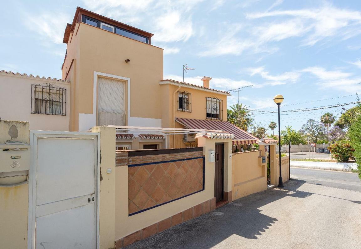 Cozy Loft Near The Beach Lägenhet Torremolinos Exteriör bild